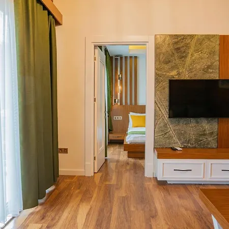 Hera Hotel 3*