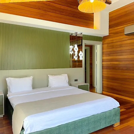 Hera Hotel 3*