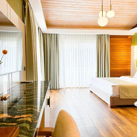 Hera Hotel