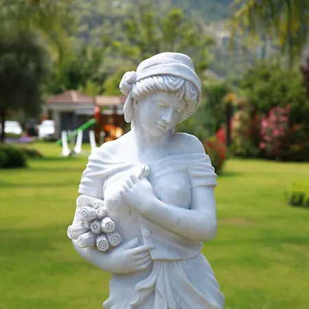 Hera Hotel